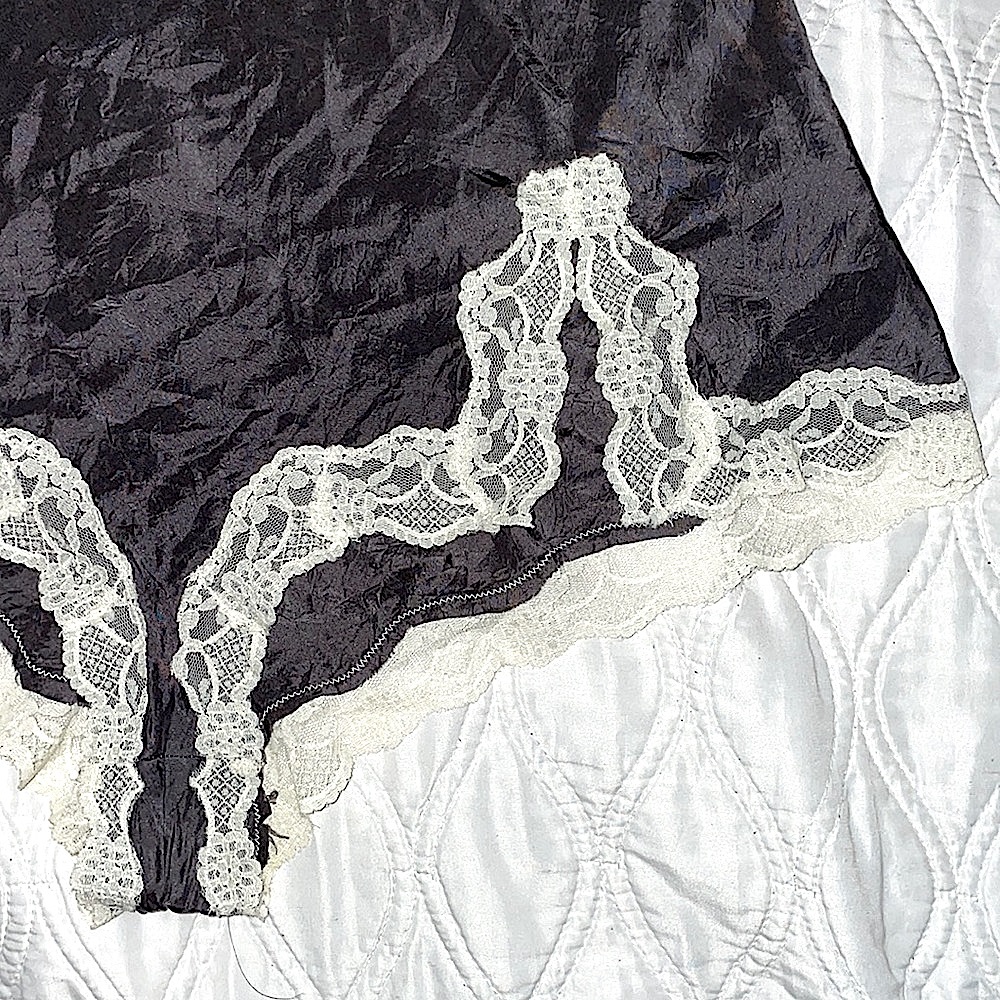 Victoria’s Secret silk and lace teddy size M - Picture 6 of 13